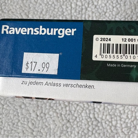 Ravensburger Puzzle with Green and Red Colors - Picture 7 of 7